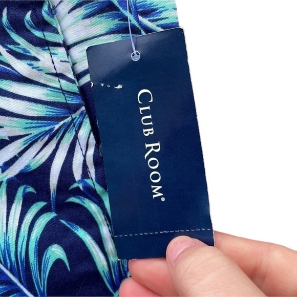 Club room shorts waist 40”, inseam and 9 1/2” - Picture 4 of 4